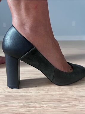 Tahari Gray Leather Block Heel Pumps